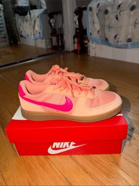 Nike Kids Coral Pink Low-Top Sneakers with Hot Pink Swoosh